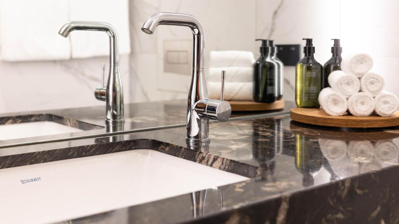 Horizon By Skycity Auckland Exterior photo Bathroom taps