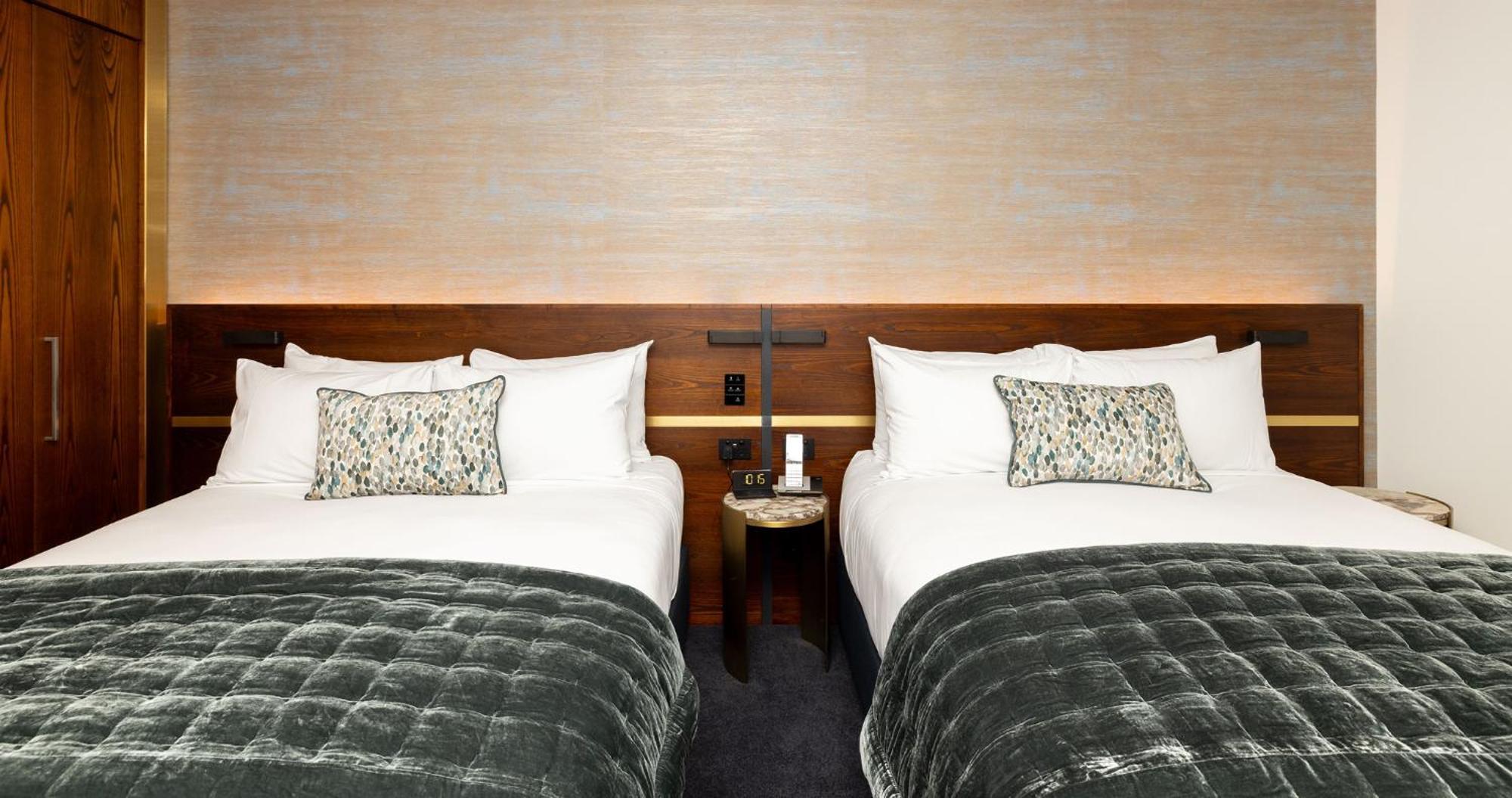 Horizon By Skycity Auckland Exterior photo A room at the hotel