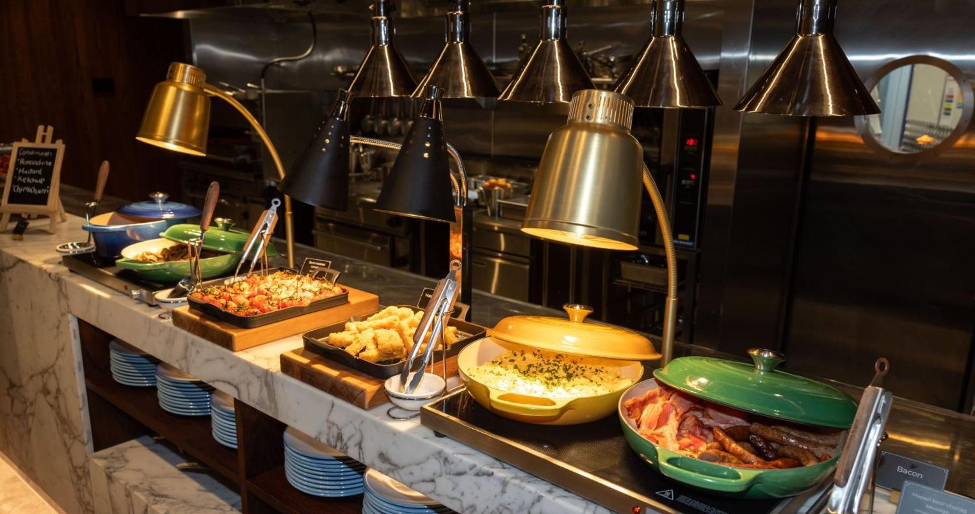 Horizon By Skycity Auckland Exterior photo A chafing dish buffet